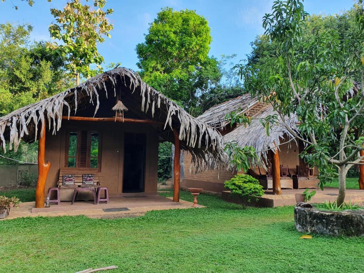 Hasthi Safari Cottage Udawalawe Bagian luar foto