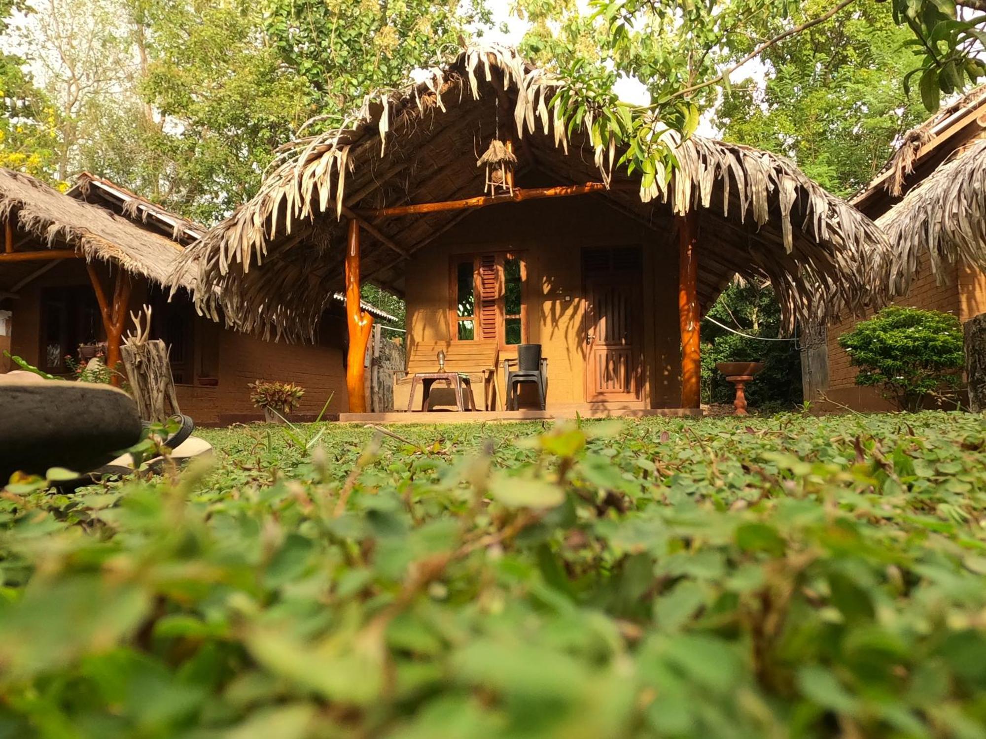 Hasthi Safari Cottage Udawalawe Bagian luar foto